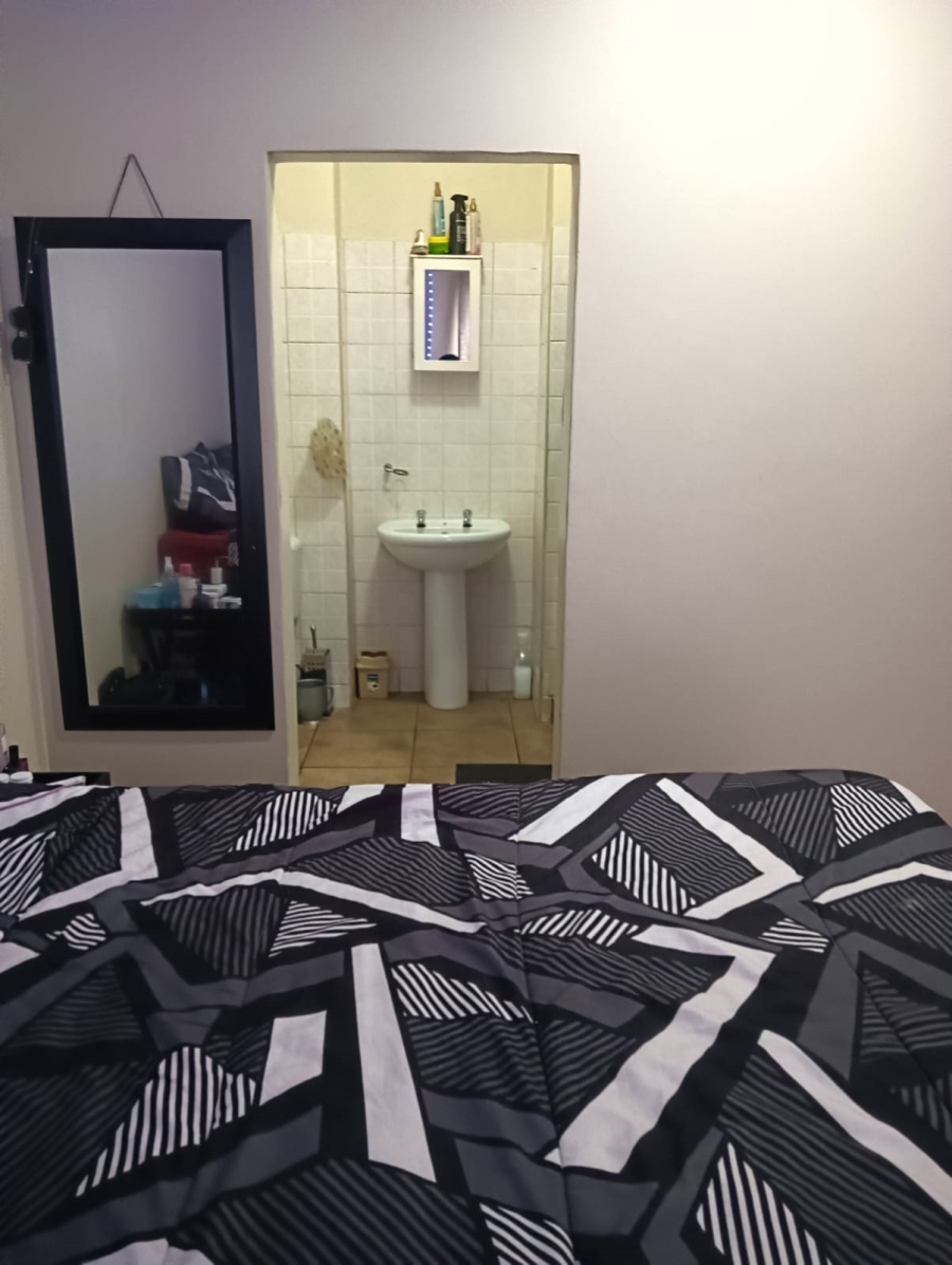 To Let 2 Bedroom Property for Rent in Dassie Rand North West